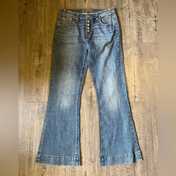 Rock & Roll Cowgirl High Rise Dark Blue Flared Jeans, Size 31x32 - Picture 2 of 7